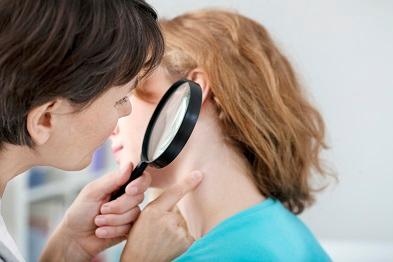 Estudos têm demonstrado o benefício dos probióticos orais no tratamento de patologias cutâneas, como acne, dermatite atópica e psoríase.