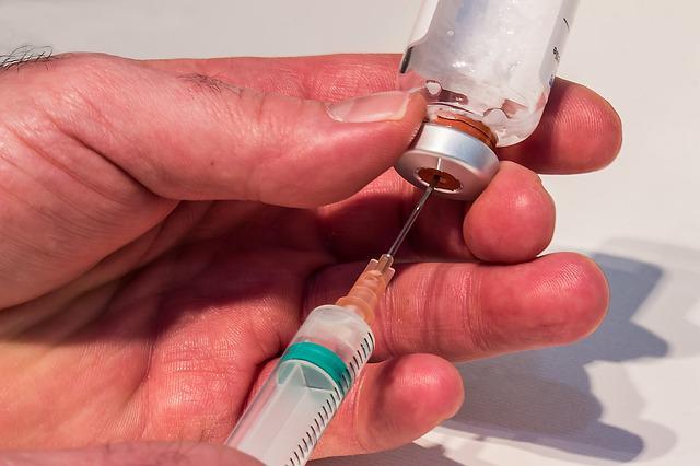 Rituximab para esclerose múltipla uso off label da medicação é seguro e eficaz