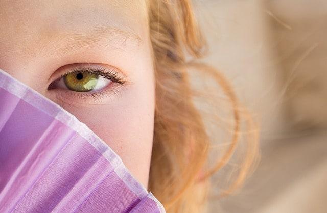 Crianças podem apresentar manifestações oculares à infecção por Covid-19