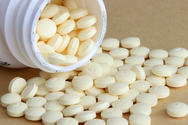Deve-se usar anticoagulantes orais diretos no tratamento da síndrome antifosfolípide?