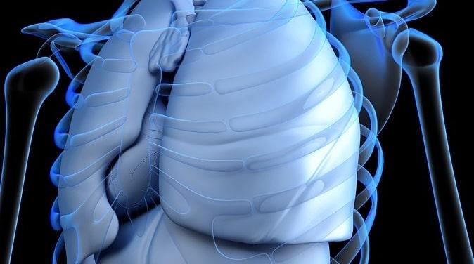 A incidência da toxicidade pulmonar induzida pela droga ocorre geralmente nos primeiros dois meses do início da terapia.