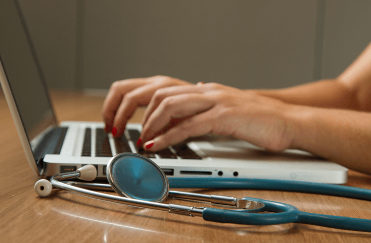 Como usar a procalcitonina e a PCR na Prática Clínica