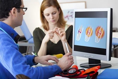 Como deve ser tratado o dedo em pescoço de cisne decorrente do dedo em martelo